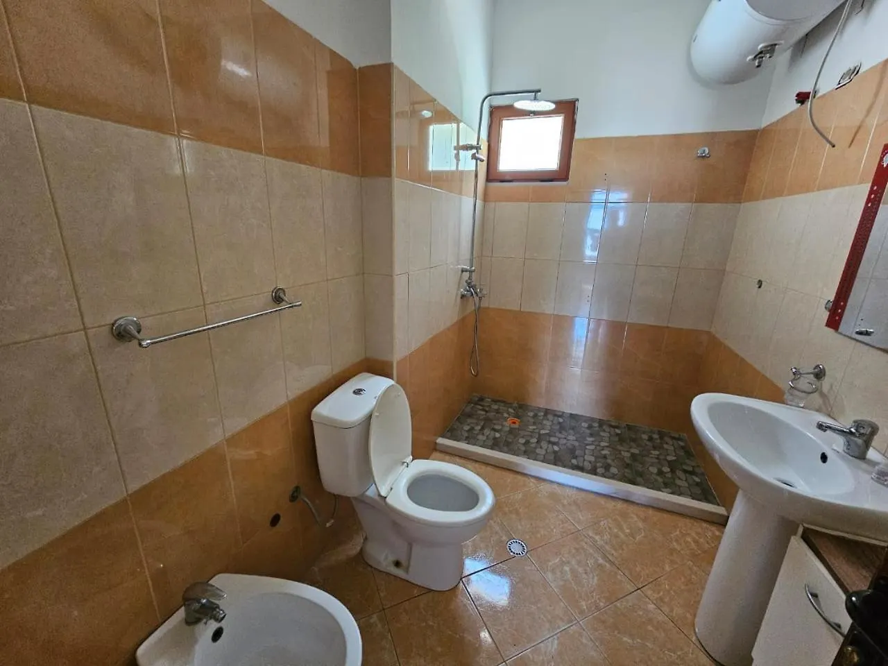 بيت ضيافة Vila Balili فلورا